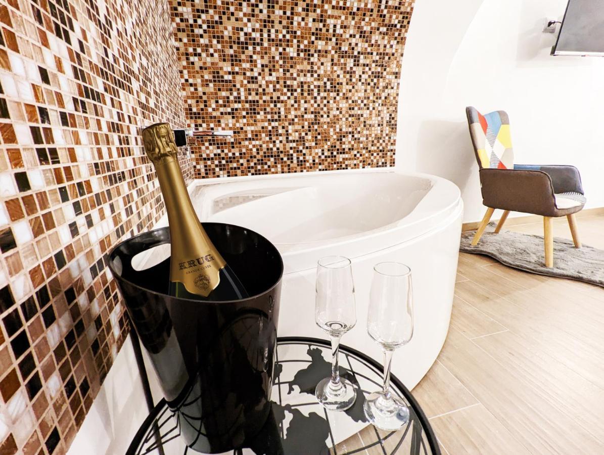 Dama & Private Jacuzzi Appartement Bari